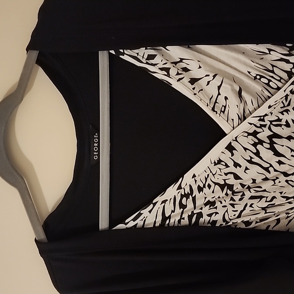 ๐ฅ๐ฅ 2 for $10 ๐ฅ๐ฅ George Woman's Shirt with Attached Cardigan - Picture 2 of 6